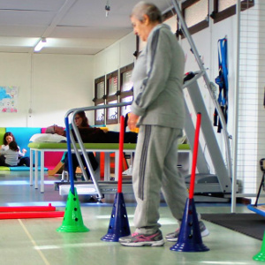 Imagem de ginásio de fisioterapia